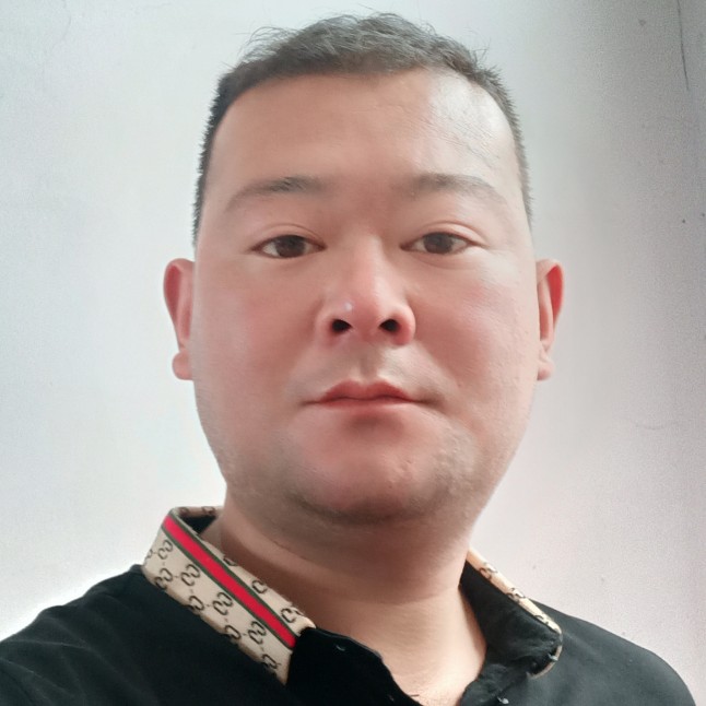 華麗挽手小猫咪的照片