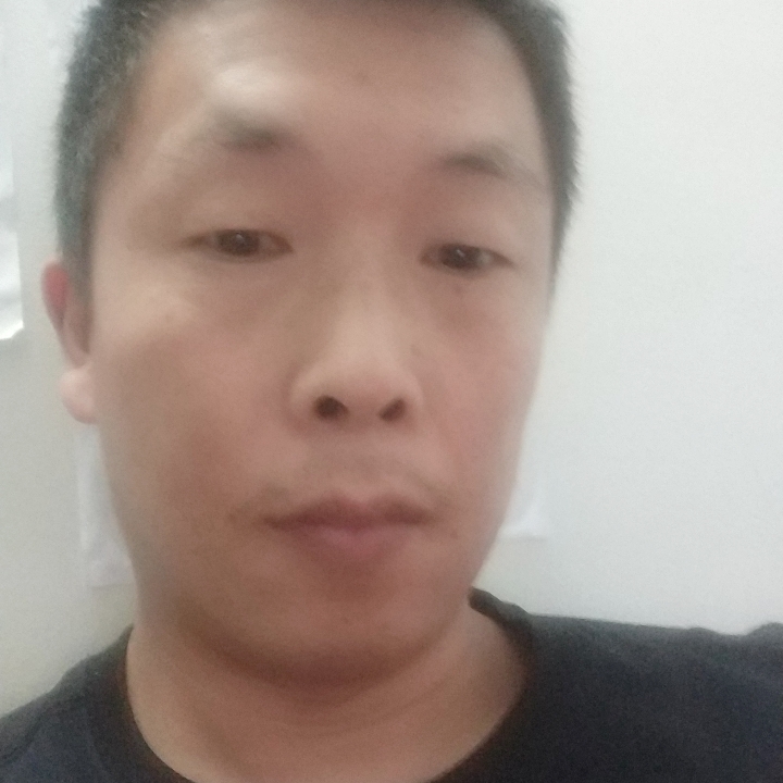 找牵红绳的月老的照片