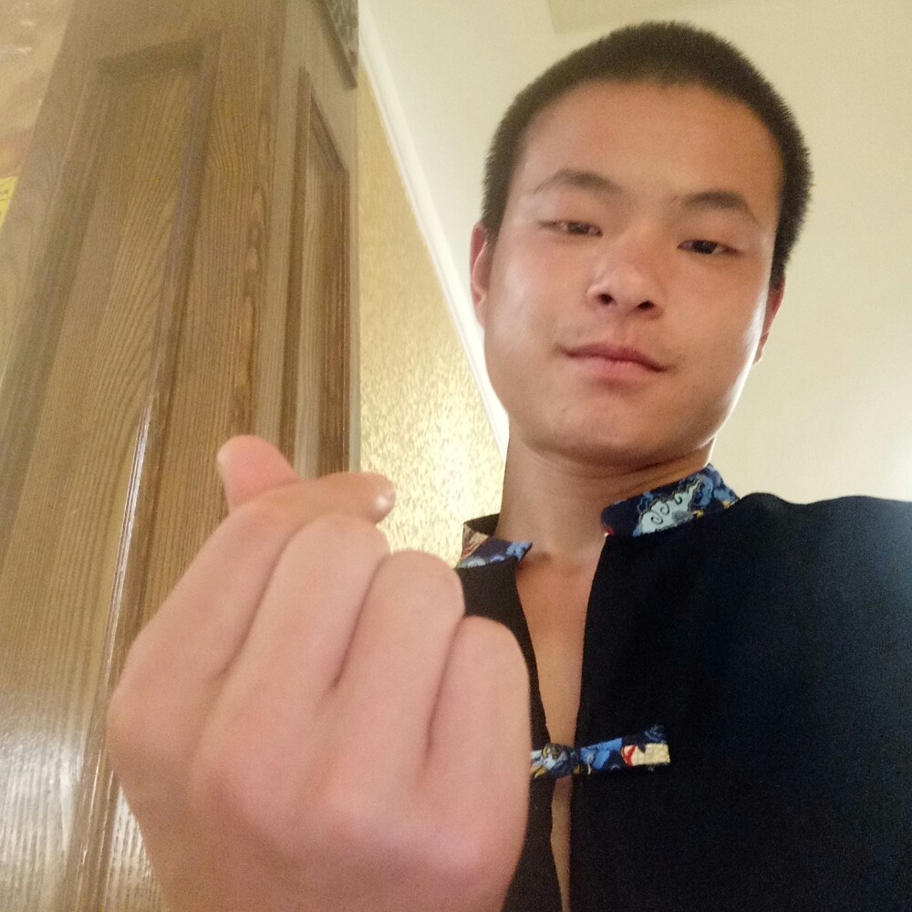 身影泪了斑驳的照片