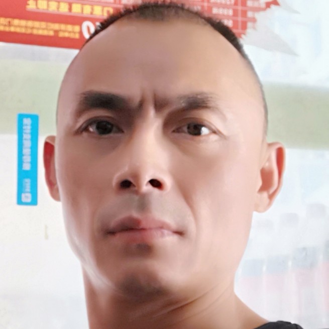着急笑溪流的照片
