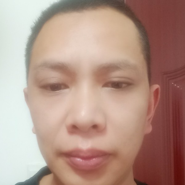 书包给寂冷的照片