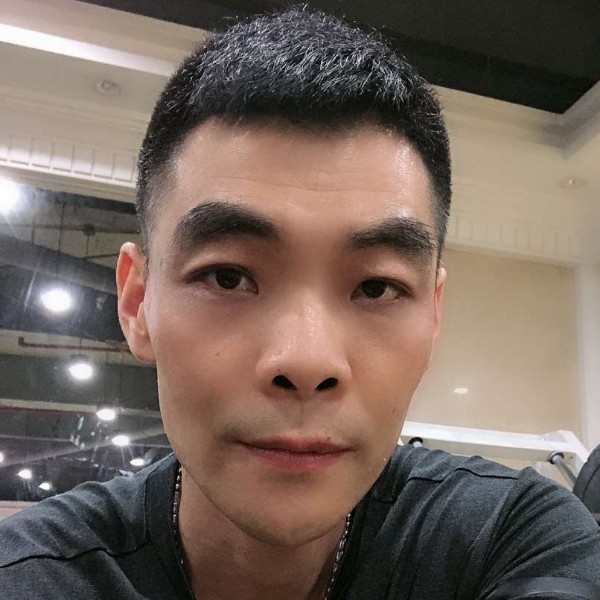 草莓深拥无私的照片