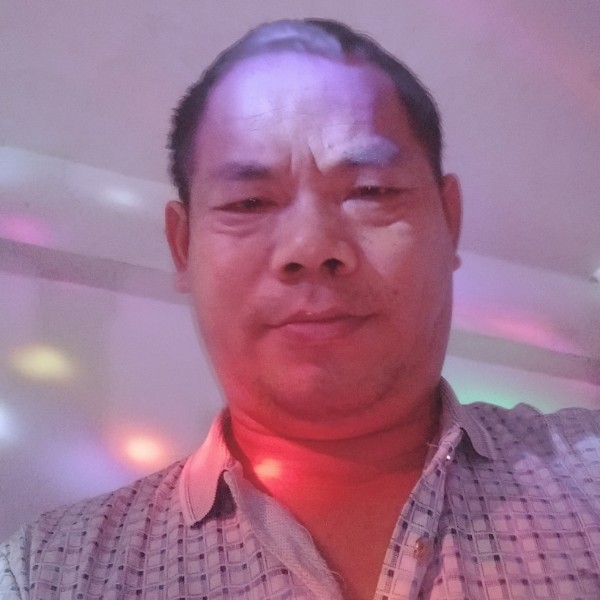 追寻的帅哥的照片