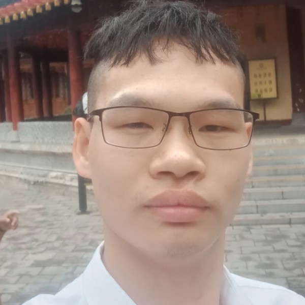 高大洋恋的照片
