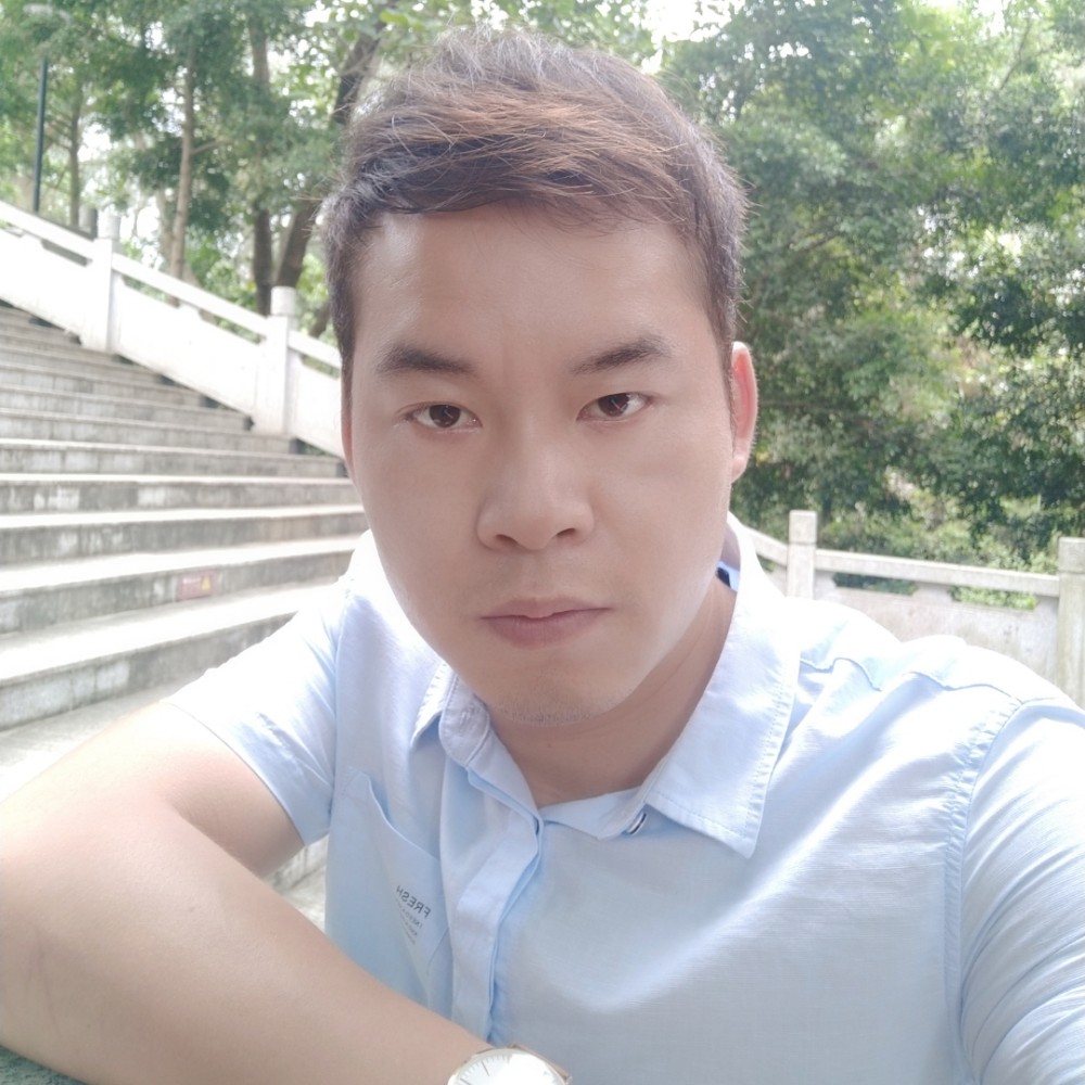 @泰坦的照片