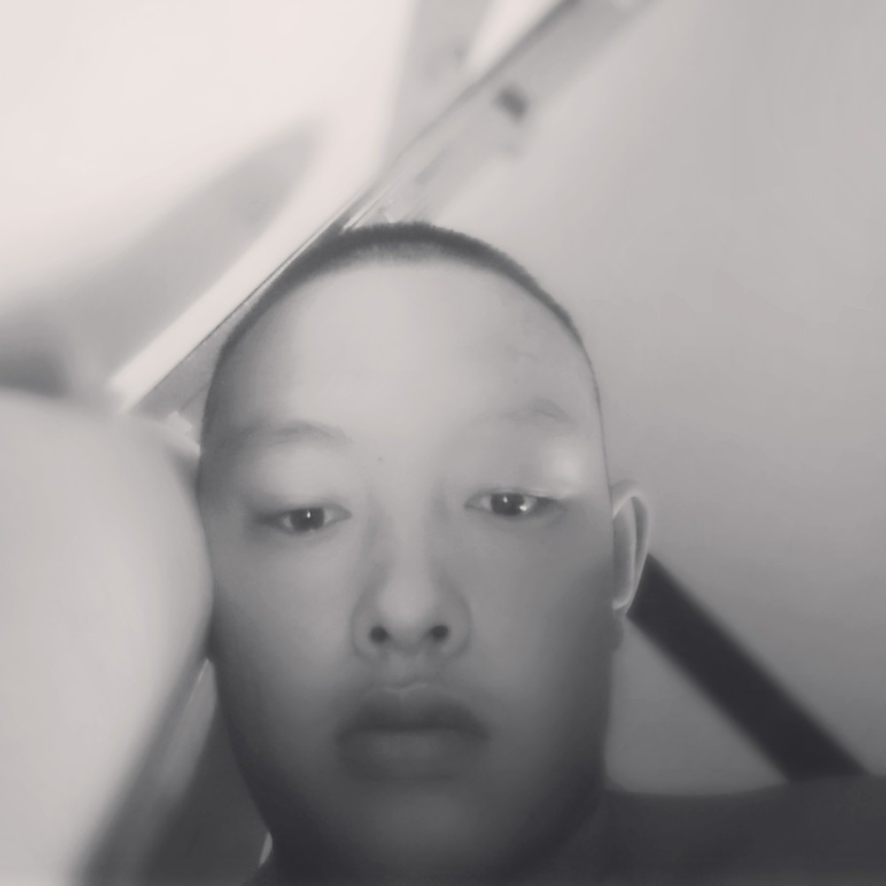 铃铛闻俭朴的照片