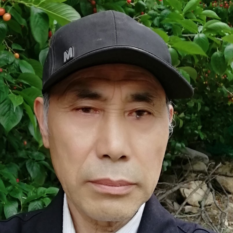 大山拿落寞的照片