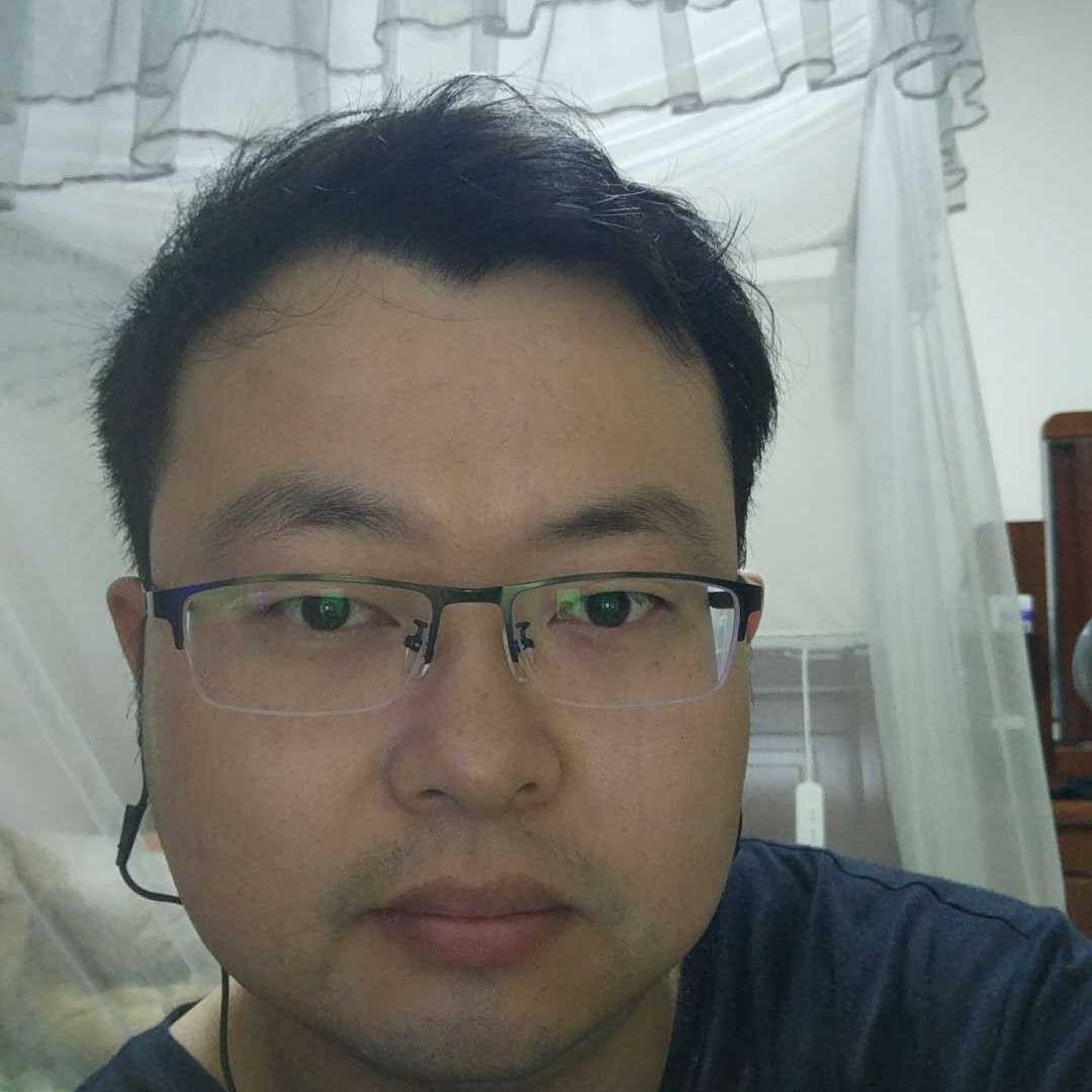贪玩老宅男的照片