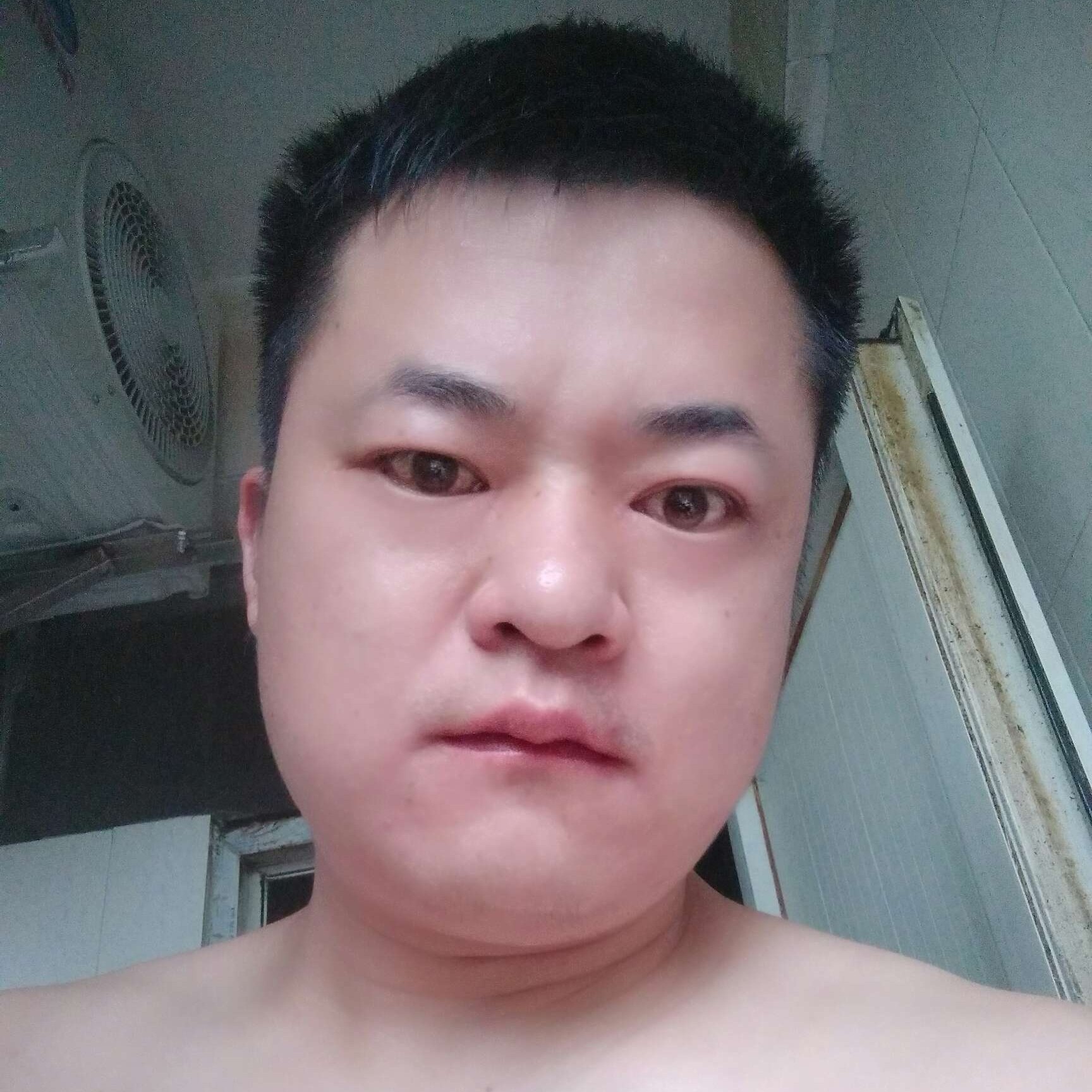 大叔相许健壮的照片