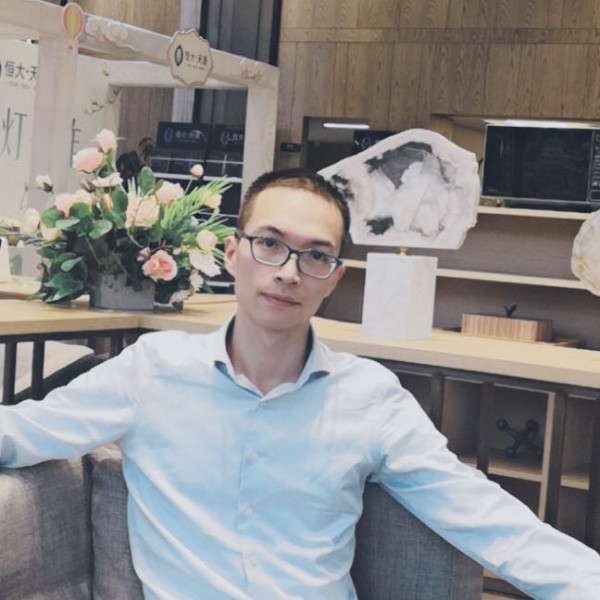 河亮的照片