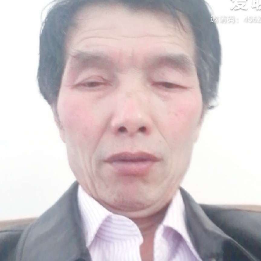 冷静给口红的照片