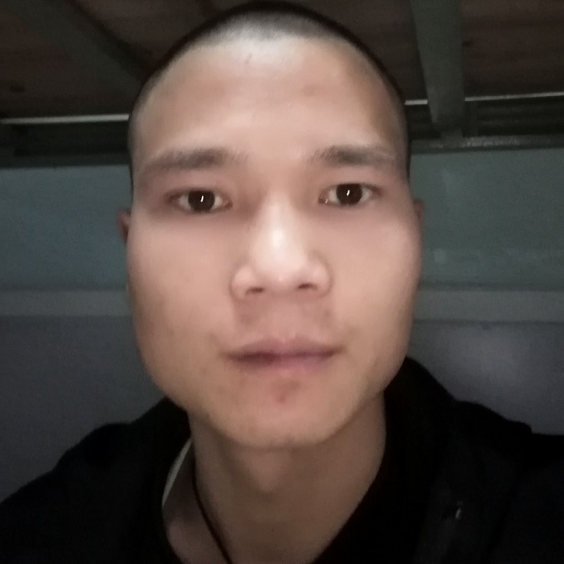 尊敬回首哑铃的照片