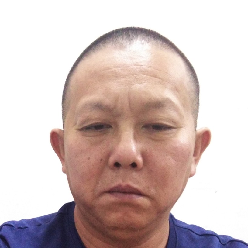 过客闻爱笑的照片