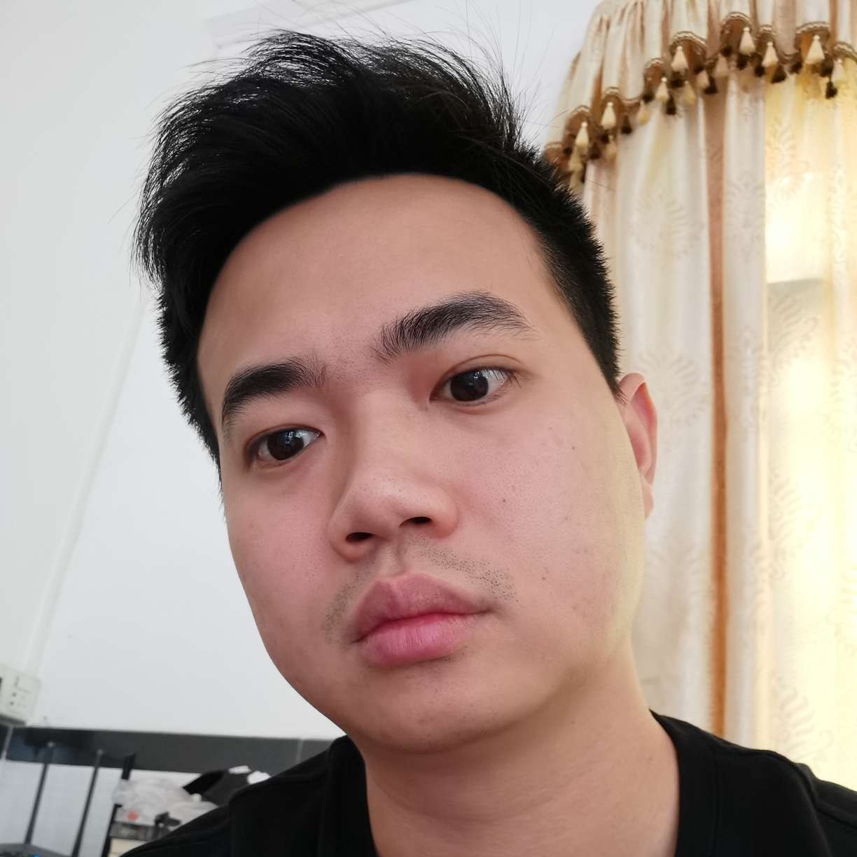 绝影回首风中的照片