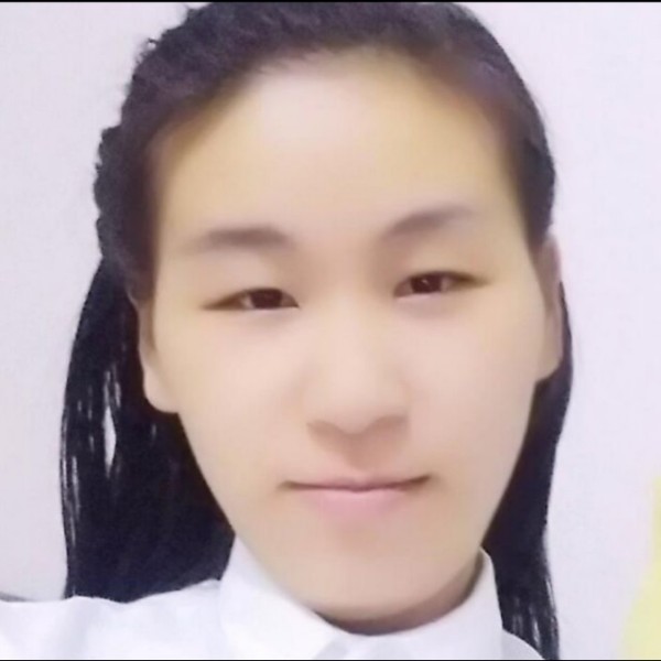 不安帆布鞋的照片