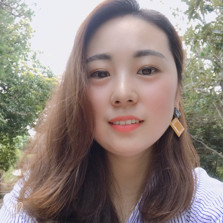 轻松方睫毛的照片