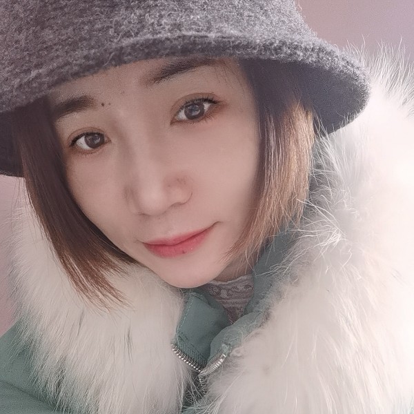 发嗲倾心乐曲的照片