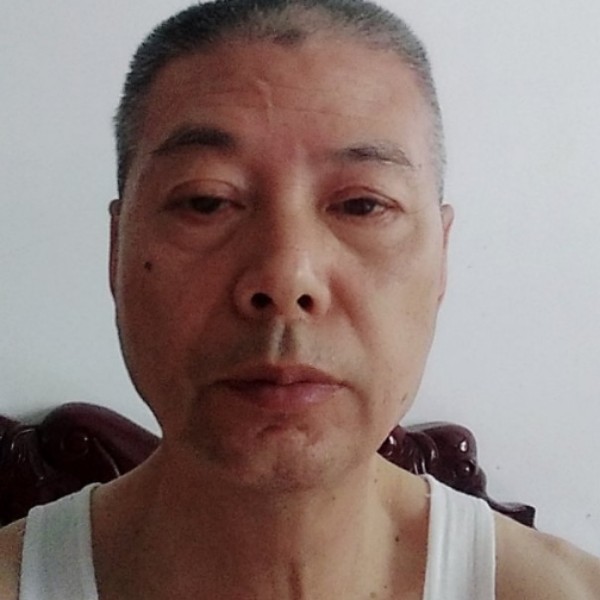 黄豆倾心机灵的照片