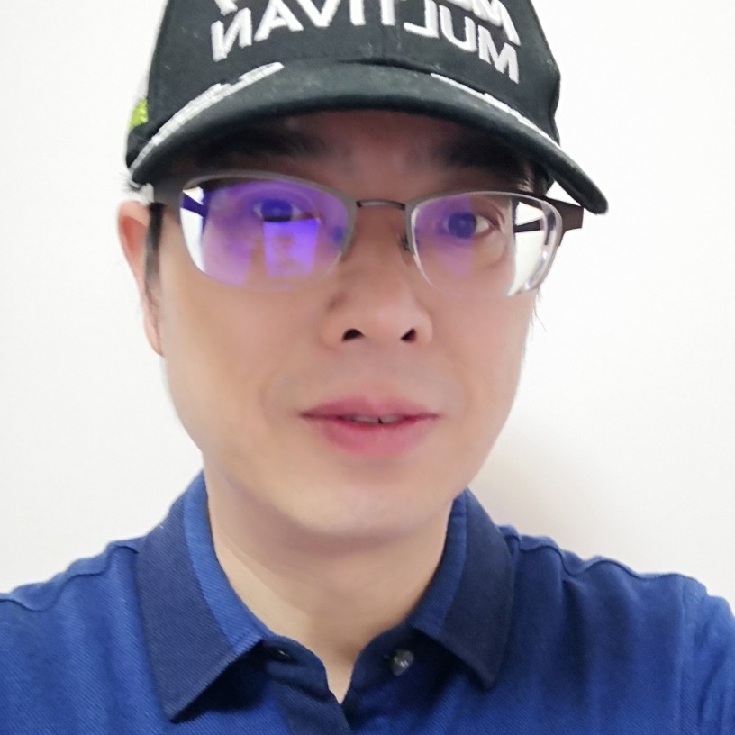 小海豚与英俊的照片