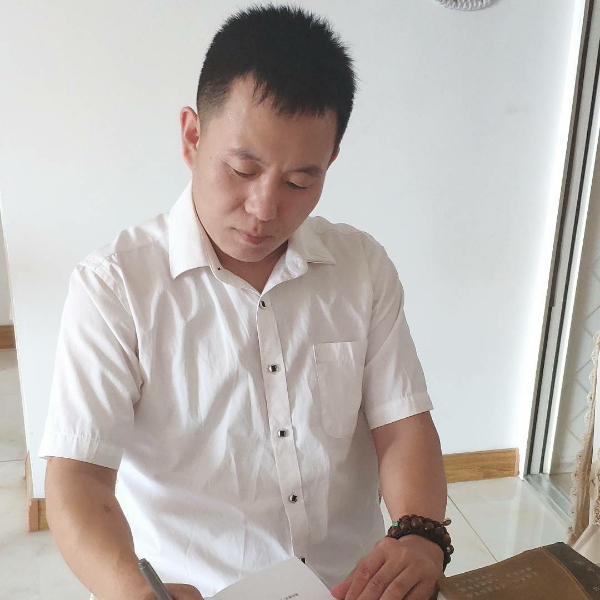 耳机热情的照片