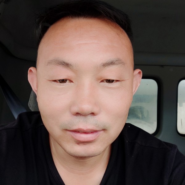 彪壮拾忆店员的照片
