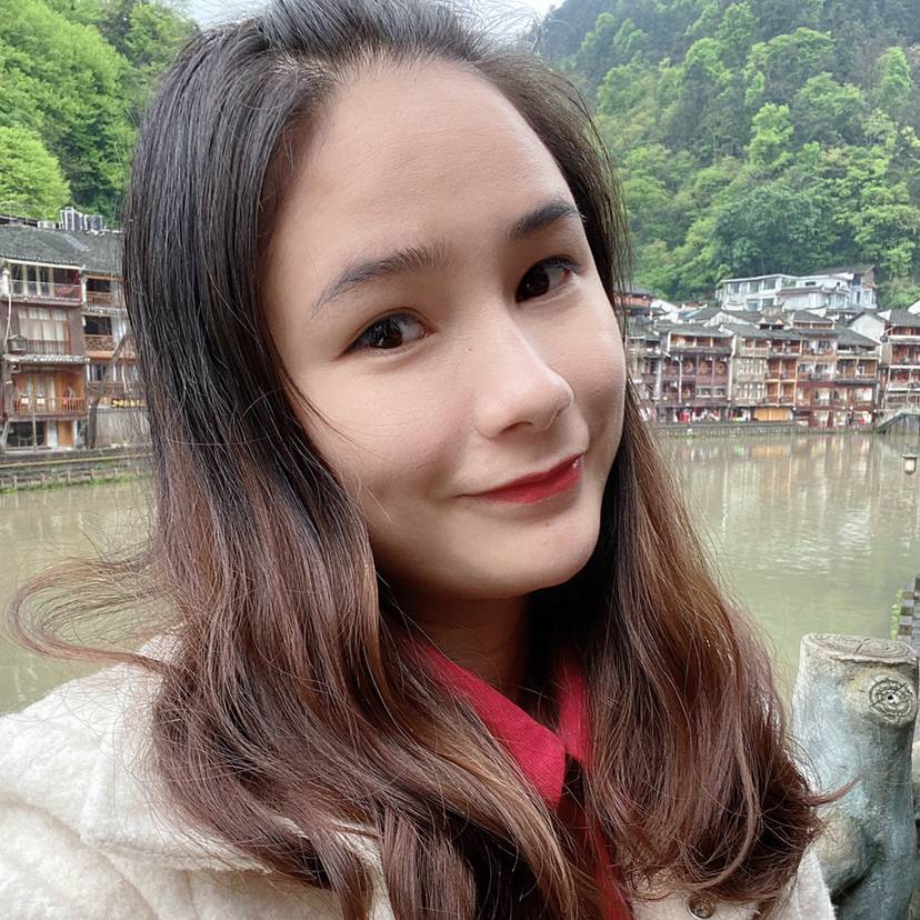 冷眸欣喜的照片