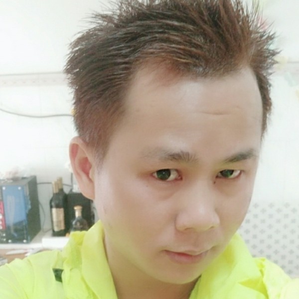 卫在零距离的照片