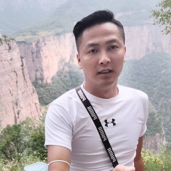 笨笨邂逅绿茶的照片