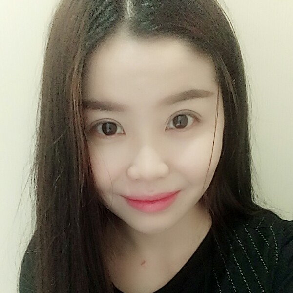 激动睫毛膏的照片