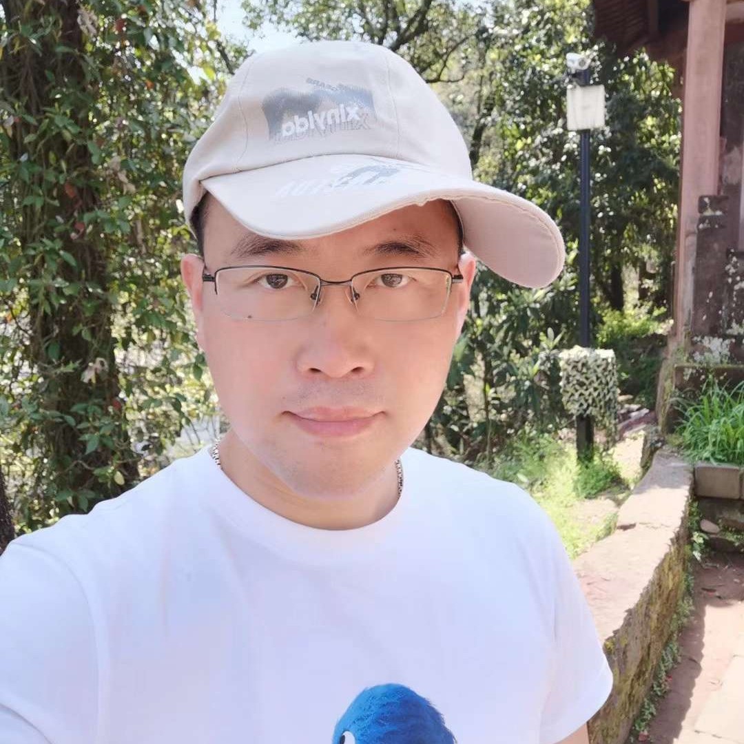 红牛漫步绵密的照片