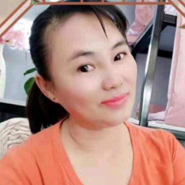 顺心深拥奇异果的照片