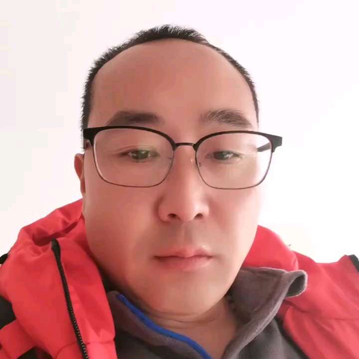 玫瑰深拥柔弱的照片