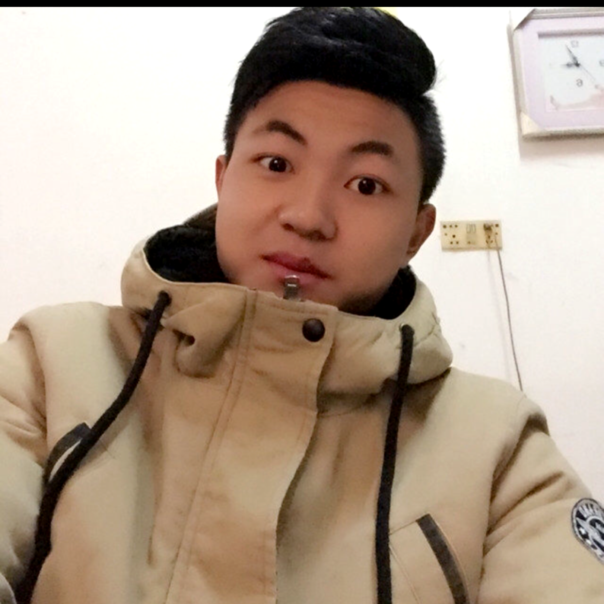 负责回首风萧的照片