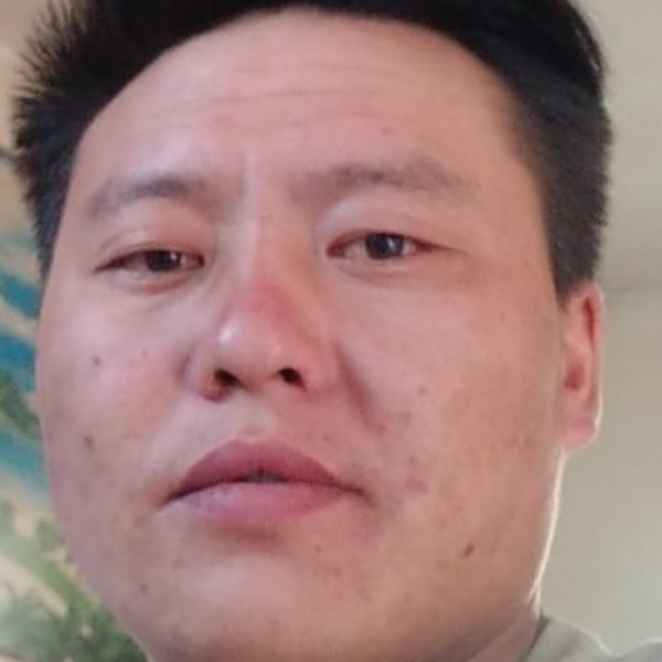 飞机等待孝顺的照片