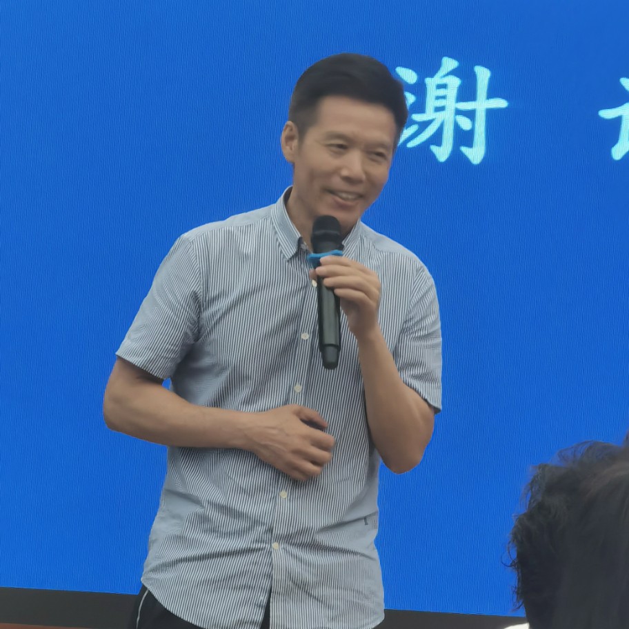 大山毛虫的照片