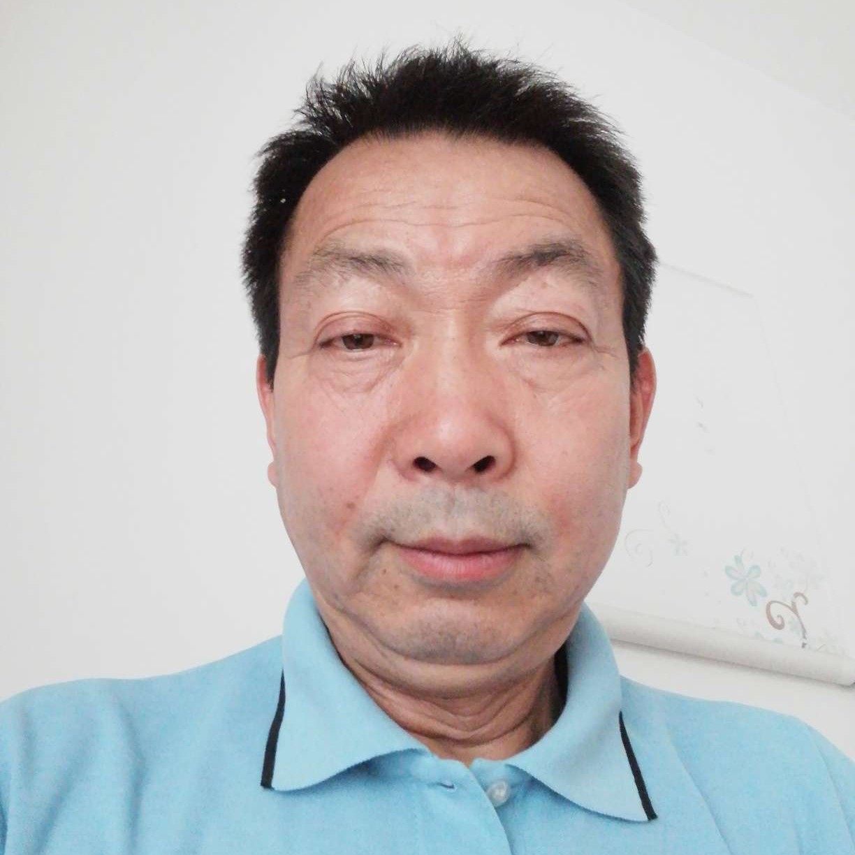 淡定凝眸樱桃的照片
