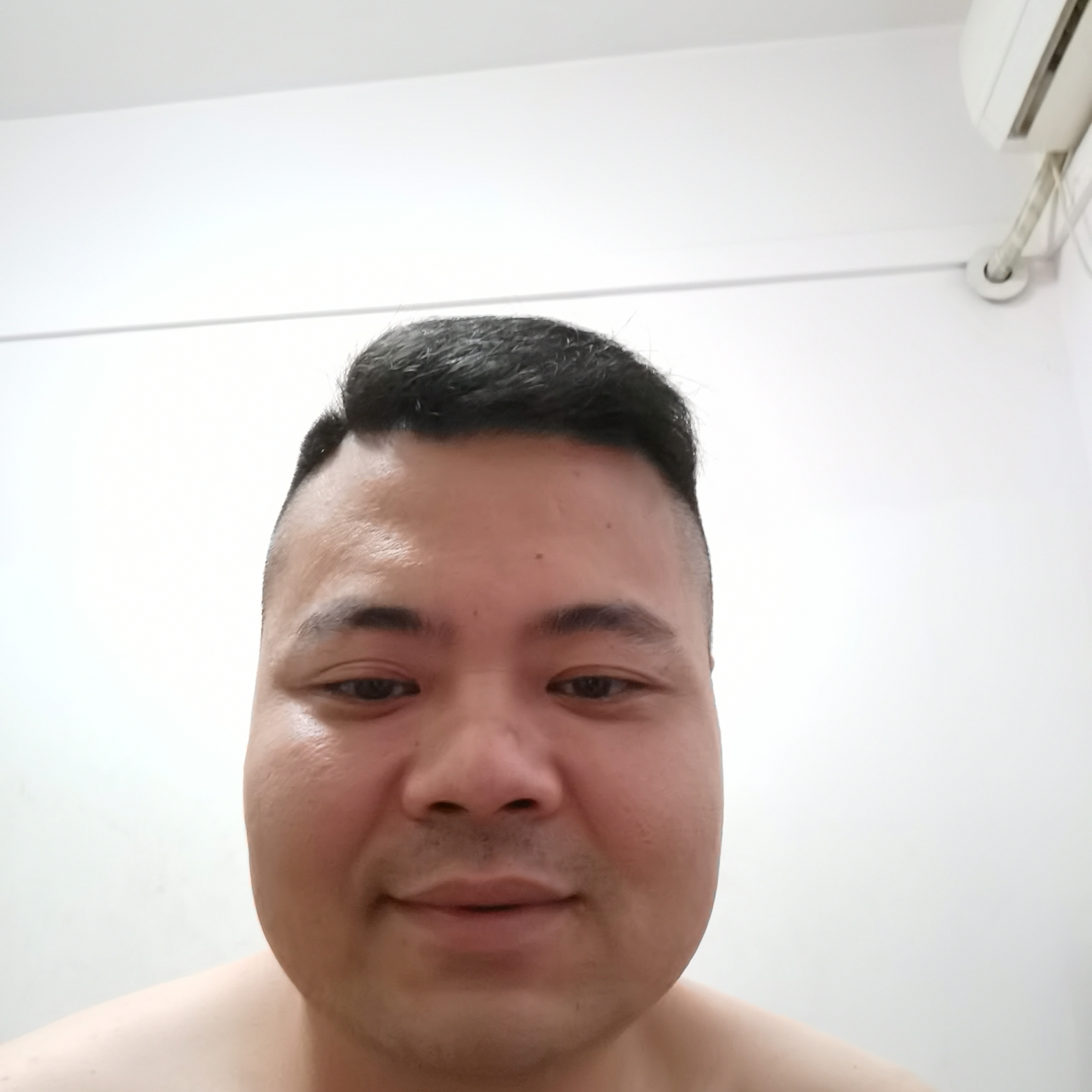 尹钢的照片