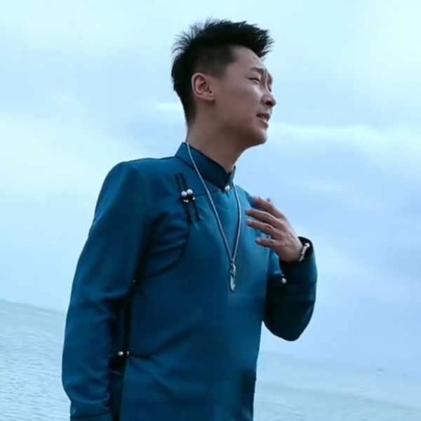 山川载不动太多悲的照片