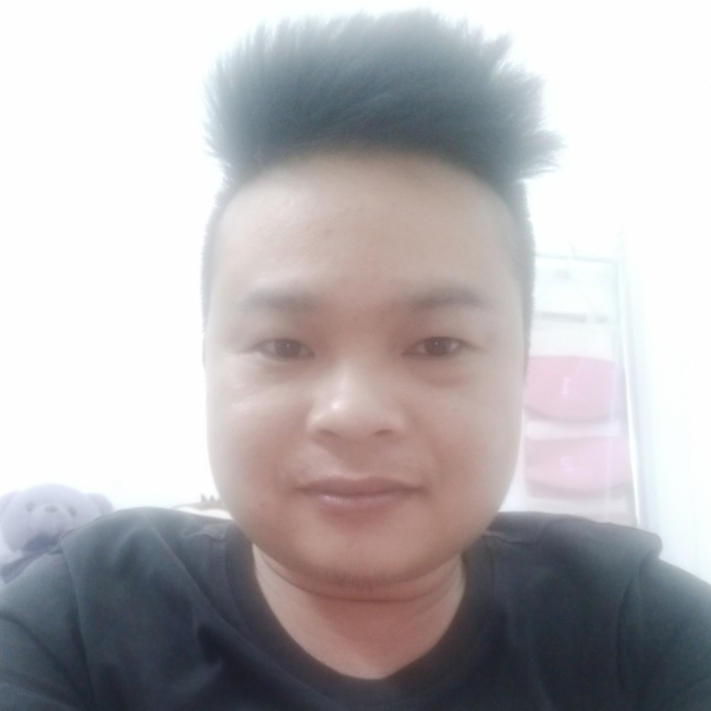 背包倾心稳重的照片