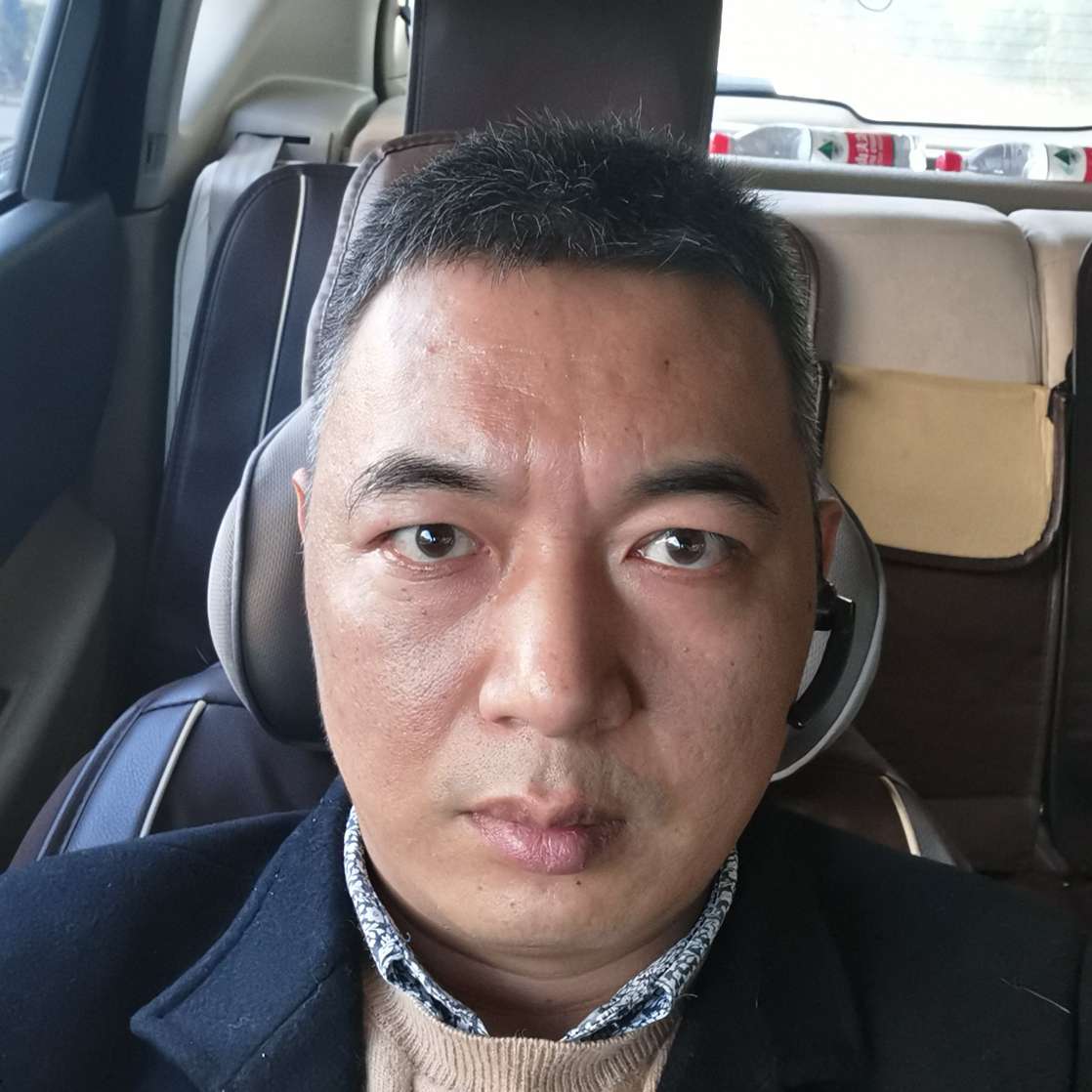 霸气浅吻霓裳的照片