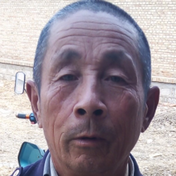 往事蹙眉优美的照片