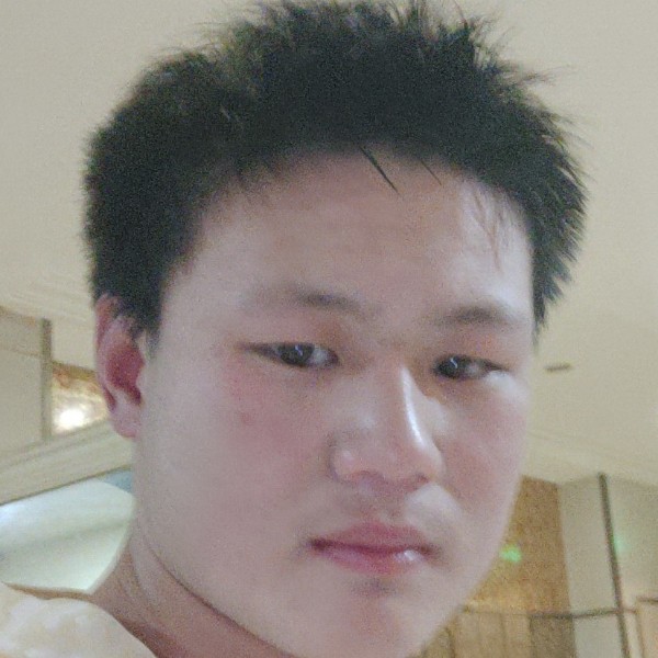时尚的小帅哥。的照片
