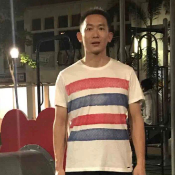 帅气迎琉璃的照片