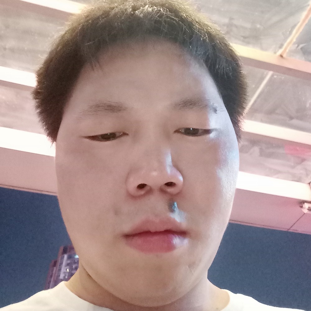 梁展的照片