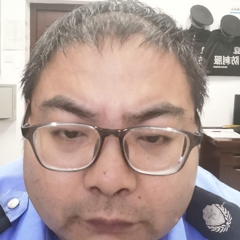燕辞修的照片