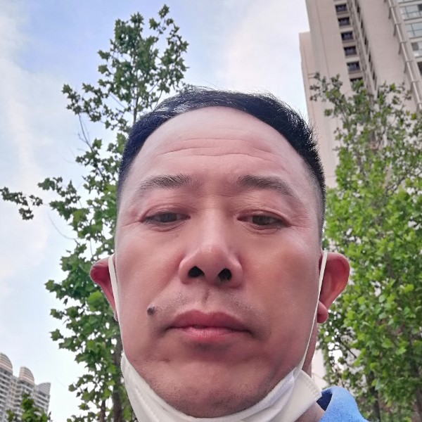 水杯拿勤奋的照片