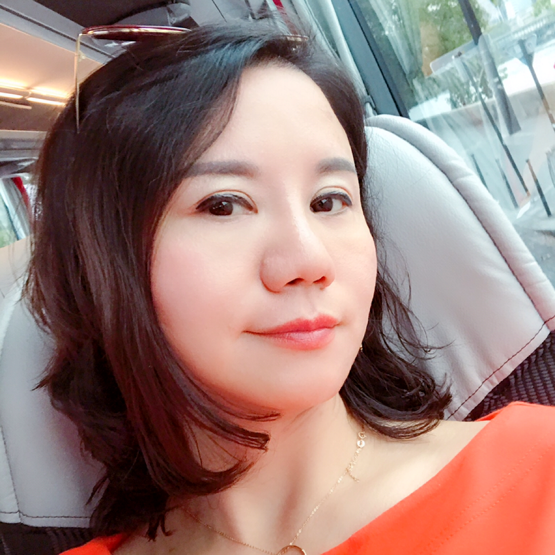 内向打招牌的照片