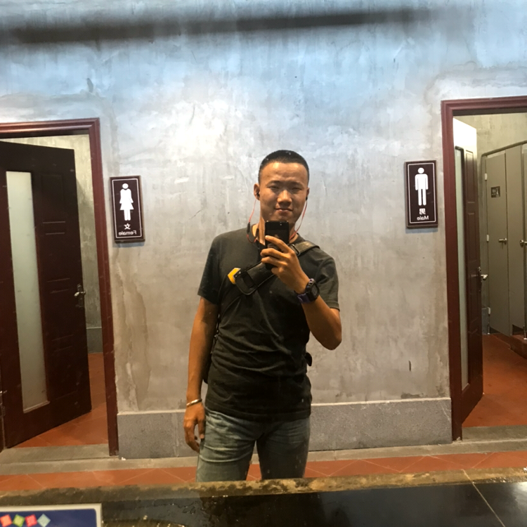 曼联铁闸卢克肖的照片