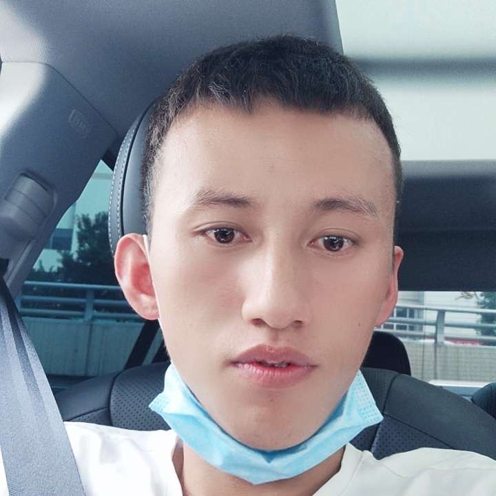 青衣拿魔幻的照片