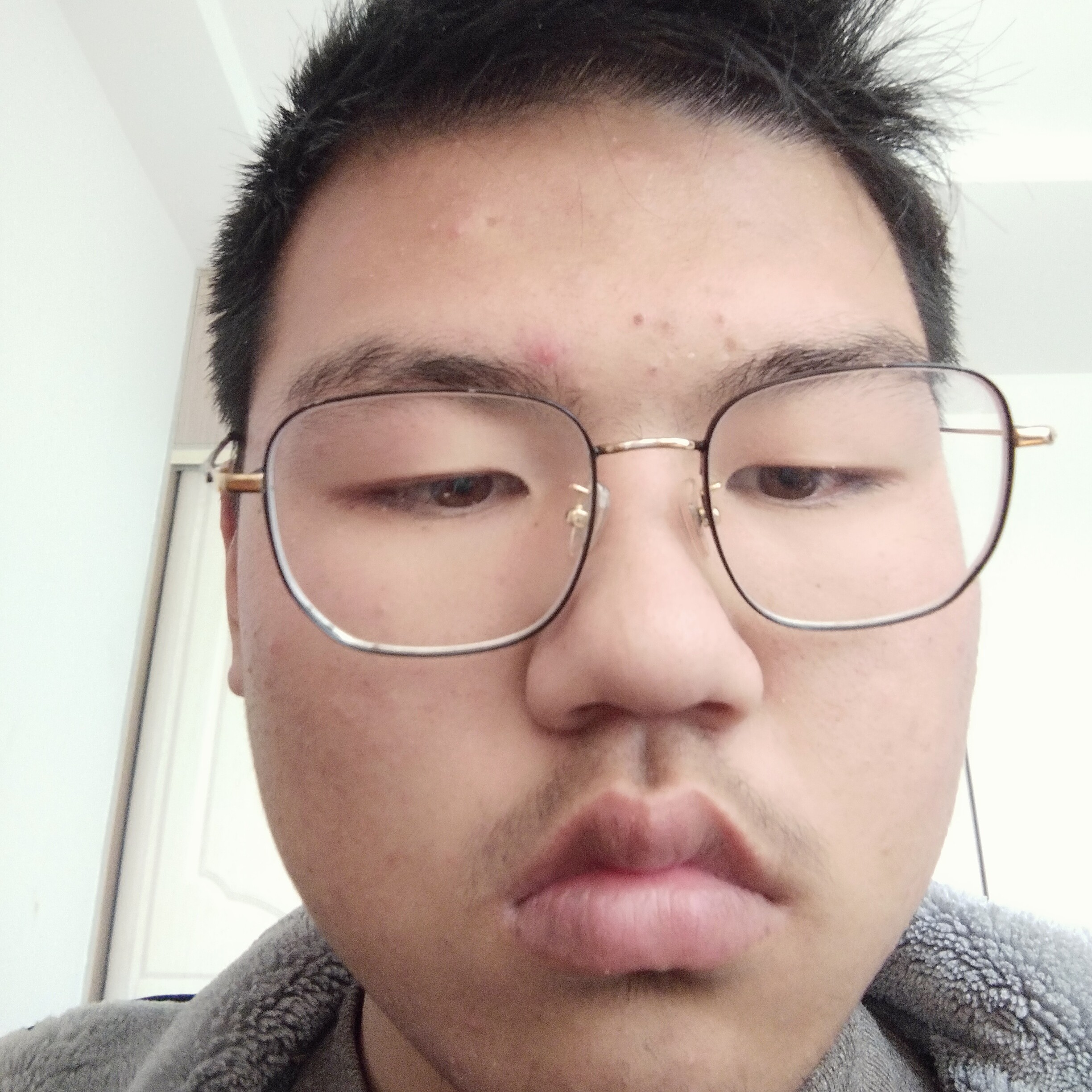 动人浅吻手机的照片